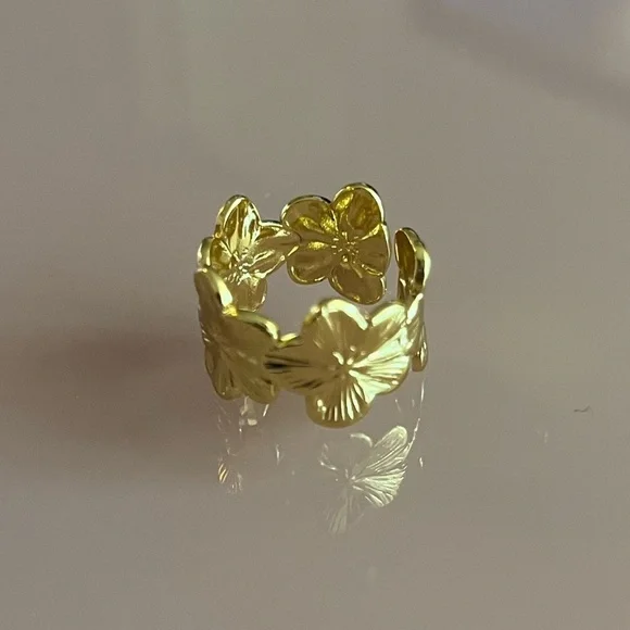🌸 NEW Flower Open Gold Ring 🌸 - Picture 6 of 14